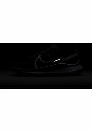 NIKE PERFORMANCE Trailrunning Schuhe REACT PEGASUS TRAIL 4 Flywire Damen Black-aura-dark Grey-wolf Grey 11 NIKE PERFORMANCE Trailrunning Schuhe REACT PEGASUS TRAIL 4 Flywire Damen Black-aura-dark Grey-wolf Grey – Bild 9